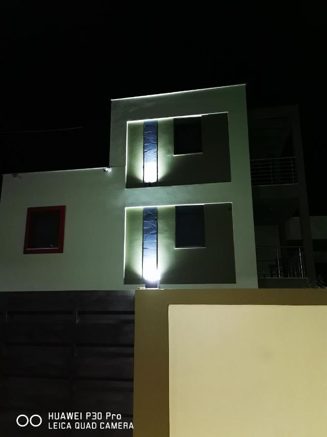 Pall'S Minimal Apartment Néa Péramos 外观 照片