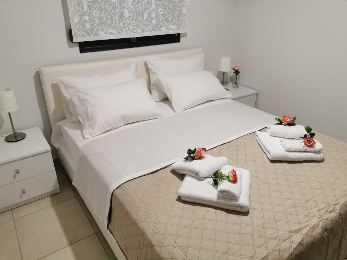 Pall'S Minimal Apartment Néa Péramos 外观 照片