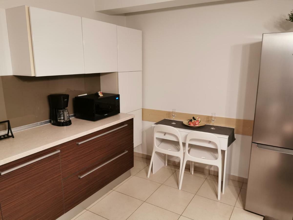 Pall'S Minimal Apartment Néa Péramos 外观 照片